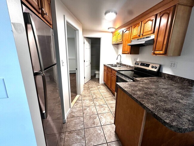 Building Photo - 27 Emerald Dr