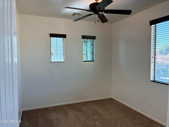 Building Photo - 92 W Aster Dr