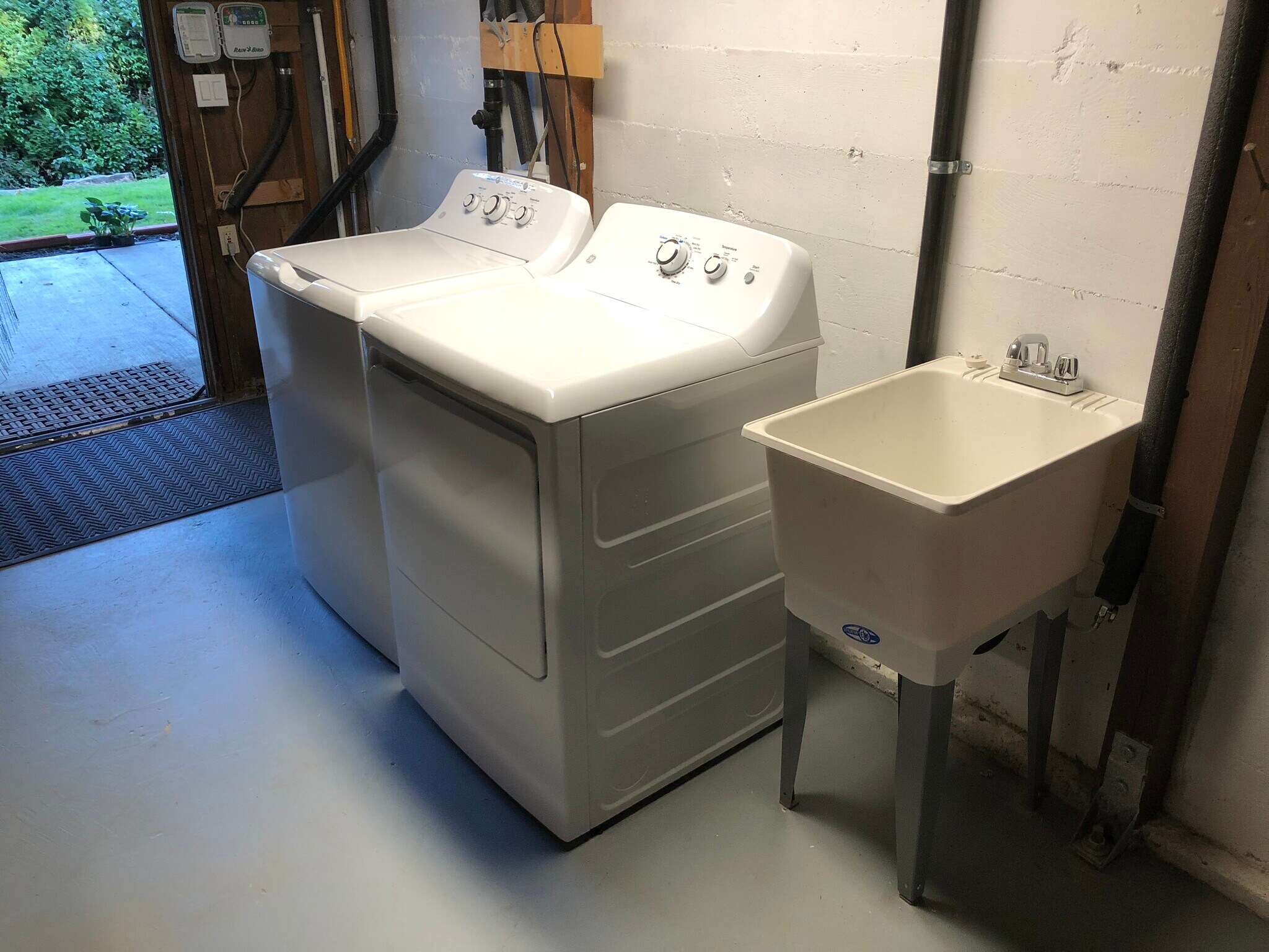 Building Photo - 9416 SW View Point Ter