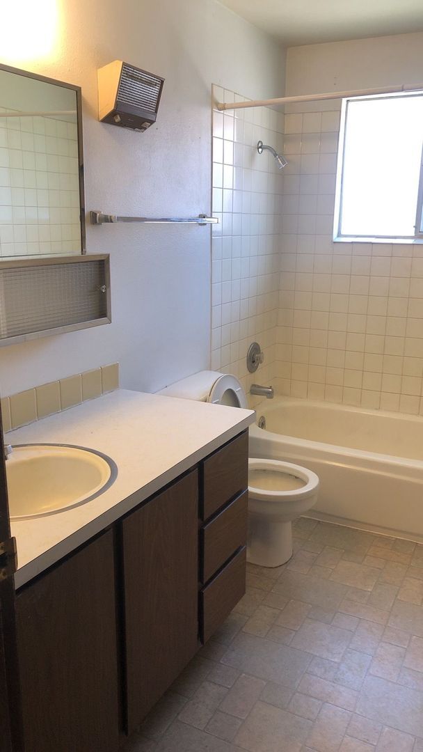 Building Photo - 2125 NW Turner Dr