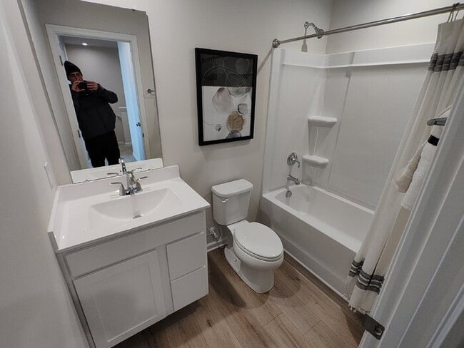 Building Photo - 104 Filly Ln