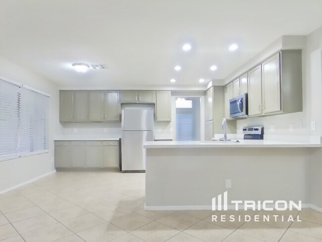 Building Photo - 1808 E Barbarita Ave