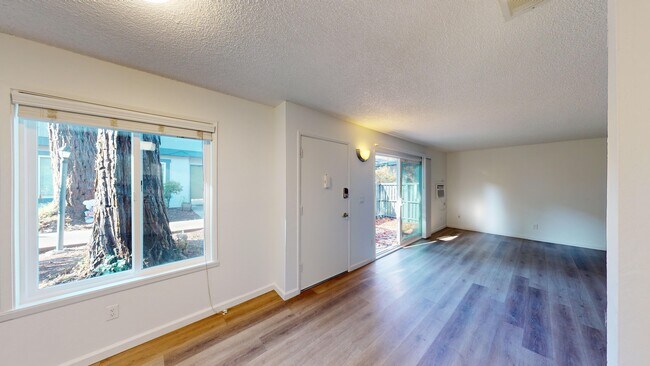 Building Photo - 390 Alameda del Prado