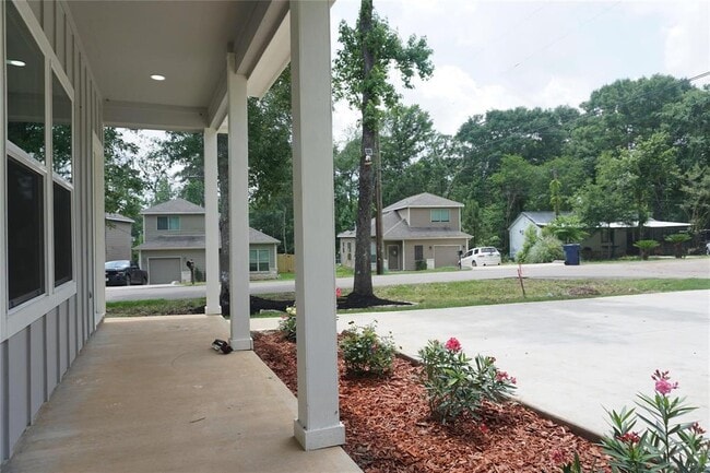 Building Photo - 14848 Lamar Rd