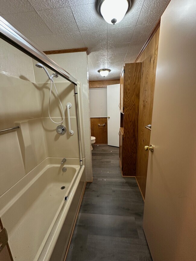 Building Photo - 5824 141st Ave