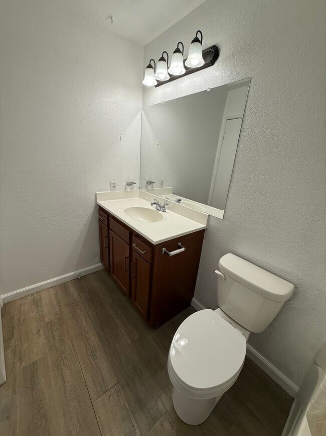 Building Photo - 2258 Pamela Ln