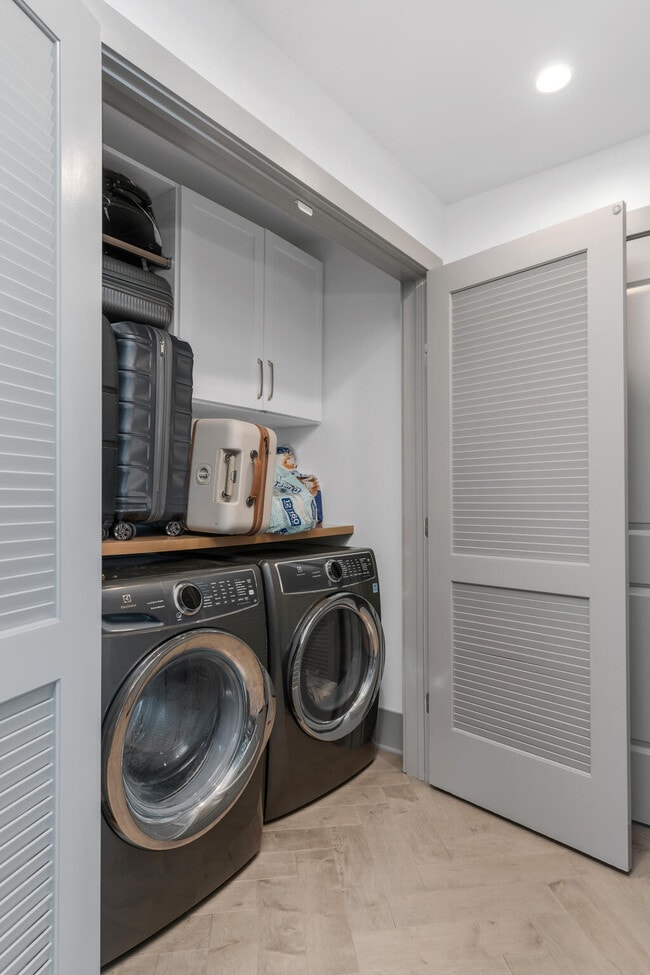 Building Photo - 1616 West End Ave