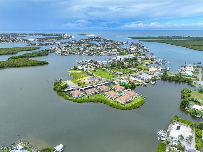 Building Photo - 330 Kon Tiki Dr