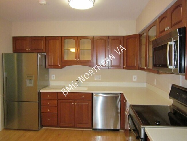 Building Photo - 1160 Wimbledon Dr