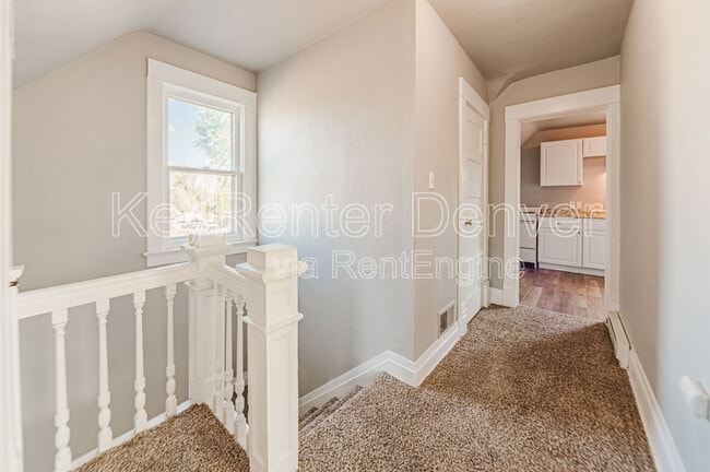 Building Photo - 929 5th St