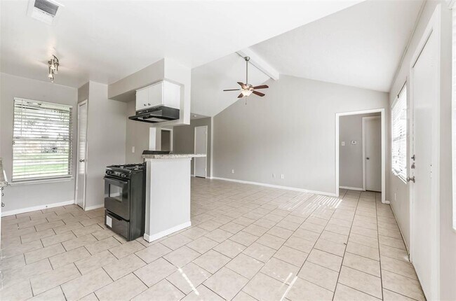 Building Photo - 5339 Castlecreek Ln
