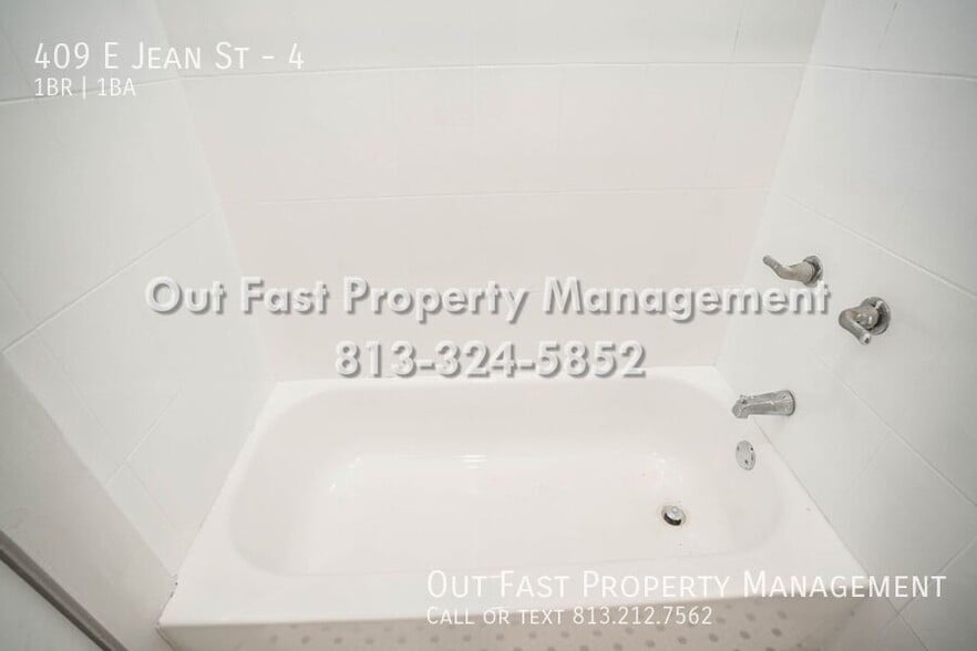 Building Photo - 409 E Jean St