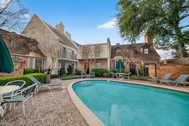 Building Photo - 5338 Brownway St