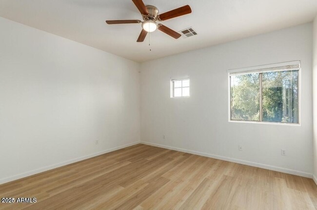 Building Photo - 2215 N 27th St