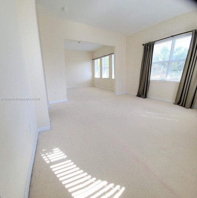 Building Photo - 6033 NW 118th Dr