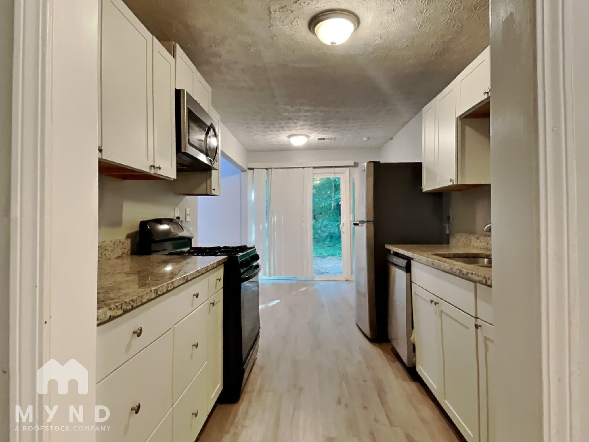 Building Photo - 3047 Brook Hollow Dr