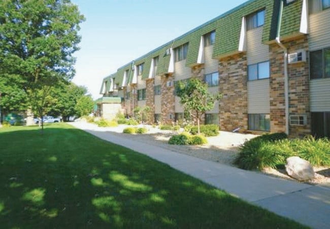 Building Photo - Oak Place Apartments