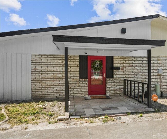 Building Photo - 401 N 41st St