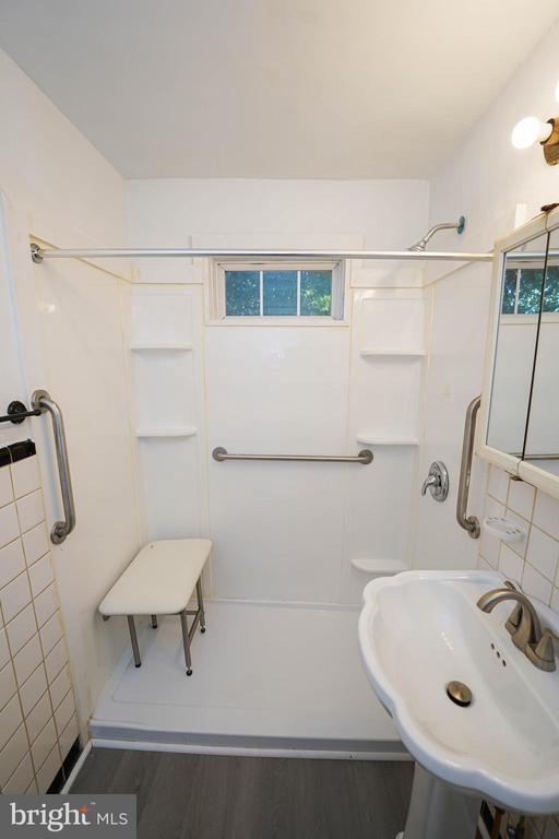 Building Photo - 509 State St