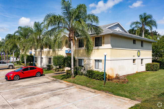 90 Hidden Lake Dr Sanford, FL 32773 - Villas du Soleil