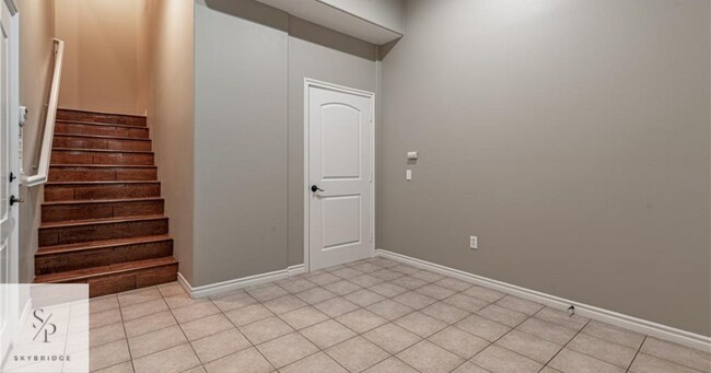 Building Photo - 11352 Renaissance Way