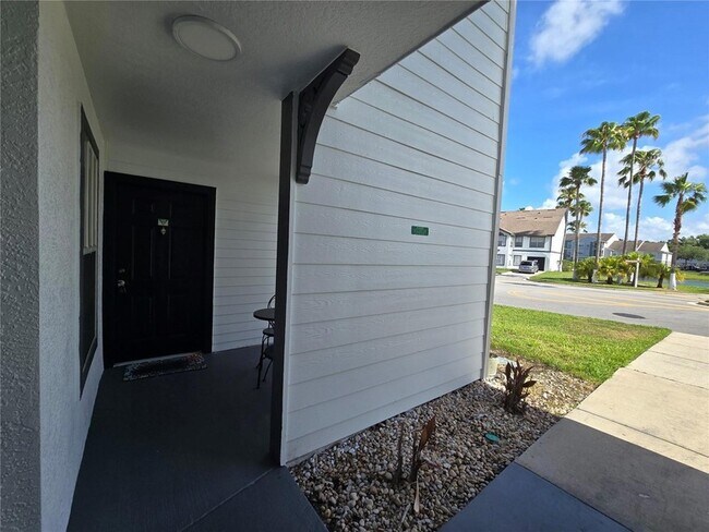 Building Photo - 2201 Key W Ct