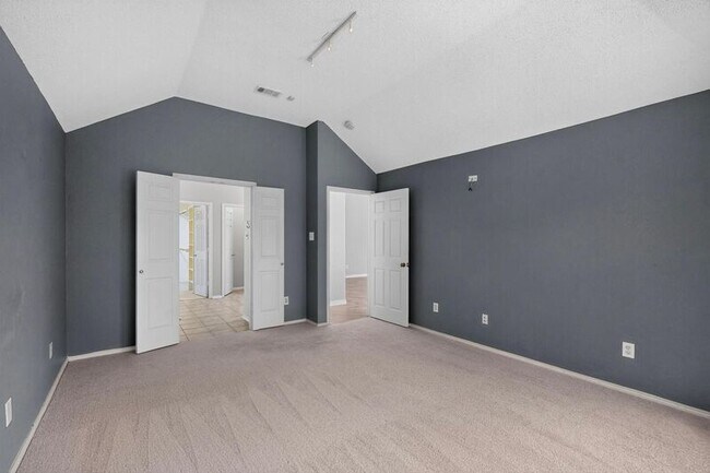 Building Photo - 10201 Max Ln