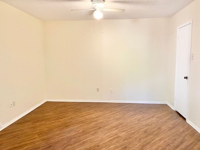 Building Photo - 1614 Pecan Chase Cir
