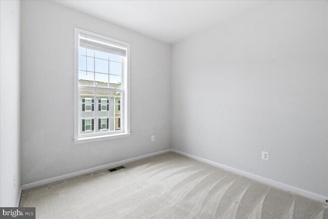 Building Photo - 309 Spring Bank Way