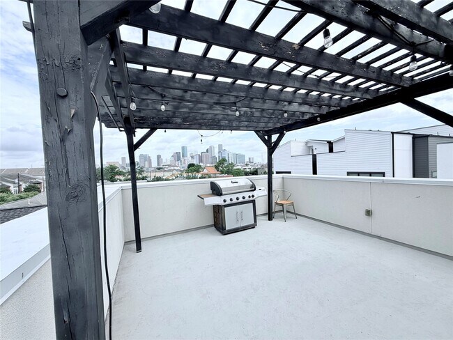 Building Photo - 2913 Leeland St