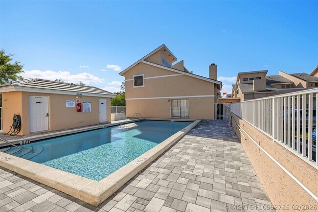 Building Photo - 4011 Coral Springs Dr