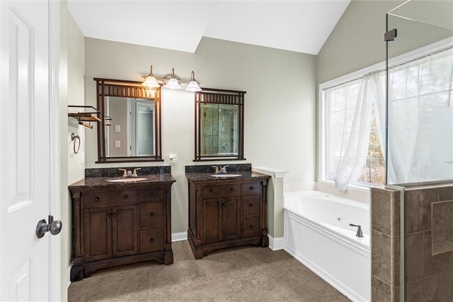 Building Photo - 11395 Brookhollow Trail