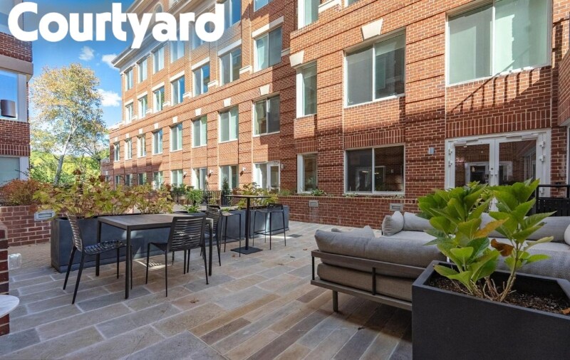 Building Photo - 635 Slaters Ln