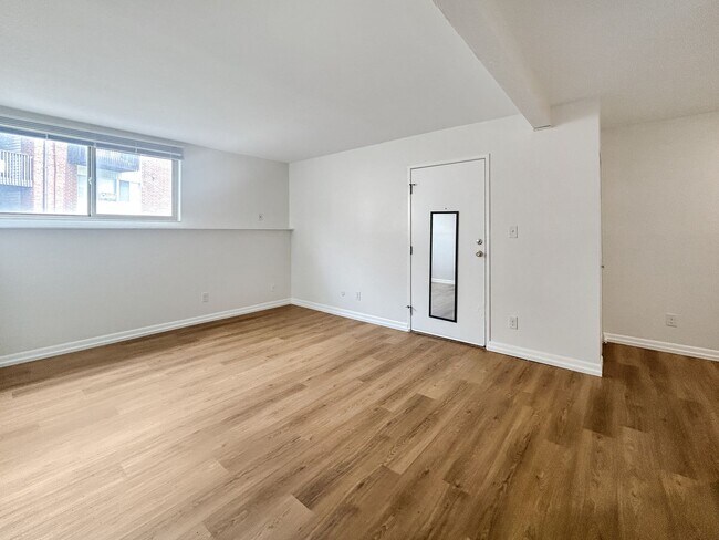 Building Photo - $0 DEPOSIT OPTION!!! CHARMING GARDEN-LEVEL...