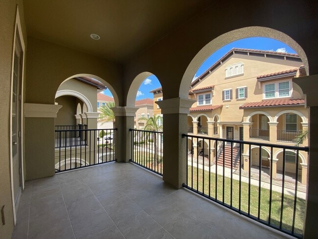 Building Photo - 2408 Lobelia Dr