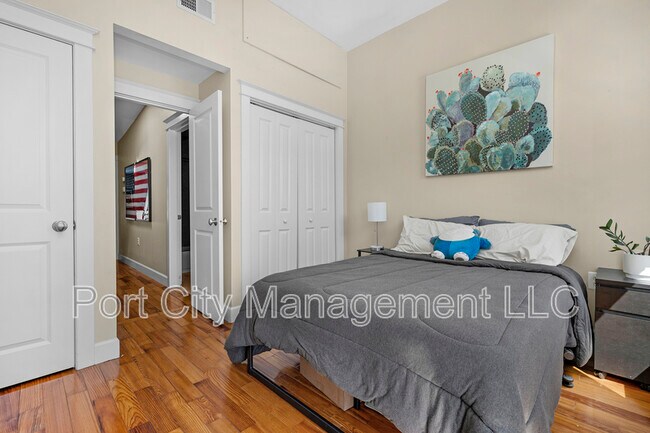Building Photo - 1702 Patapsco St