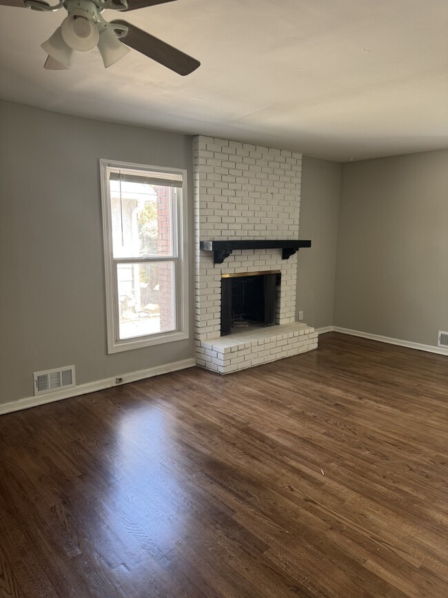 Building Photo - 7108 W 67th St