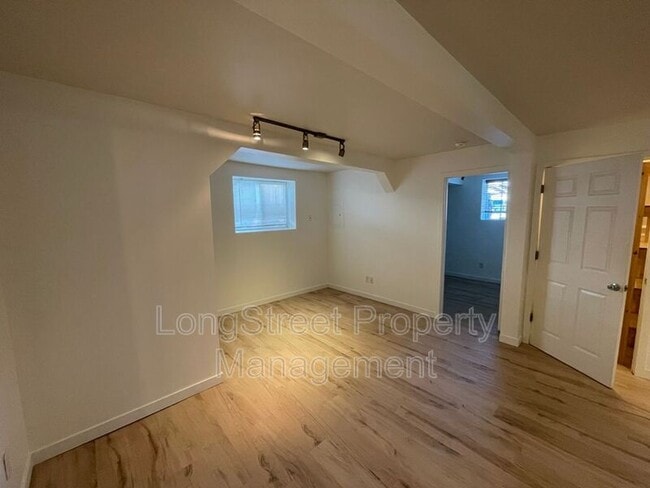 Building Photo - 4848 SE Bybee Blvd