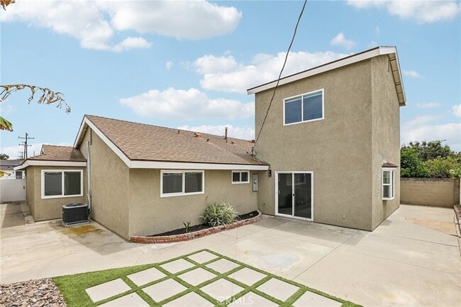 Building Photo - 17151 Hague Ln