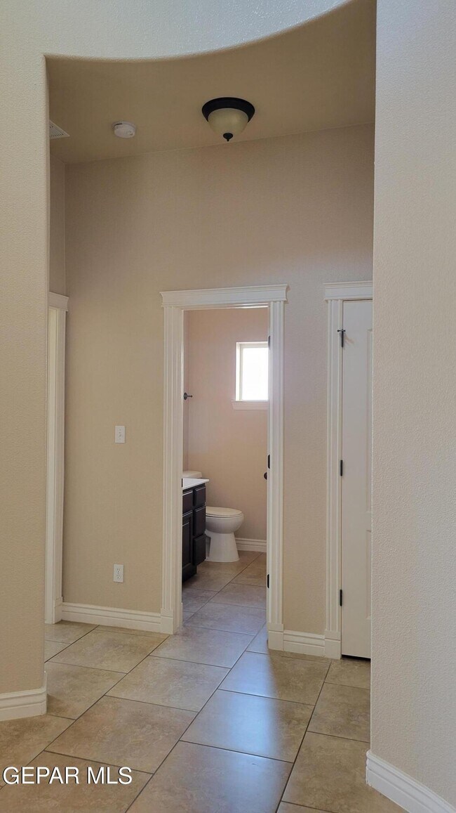 Building Photo - 11512 Porfirio Payan Dr