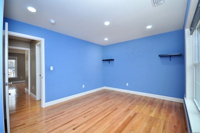 Building Photo - 47 Chaponis Way