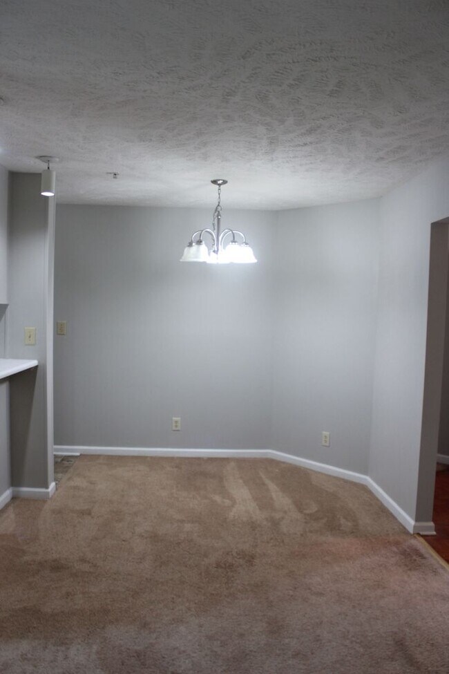 Building Photo - 325 Waterdown Dr