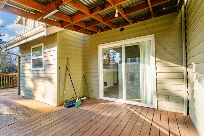 Building Photo - Spacious Tacoma Home for Rent – Available Now!