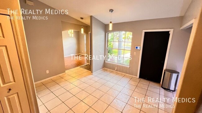 Building Photo - 2132 Falkner Rd