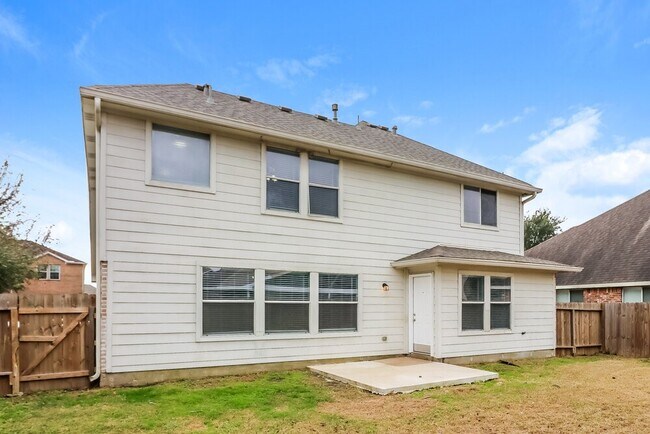 Building Photo - 6207 Winter Oak St