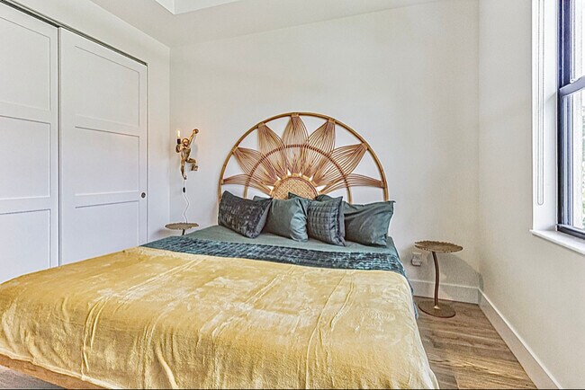 Building Photo - 436 Monroe Dr