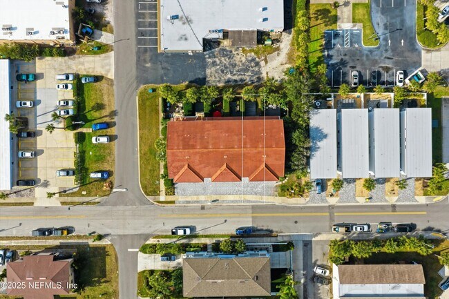 Building Photo - 1330 2nd St S