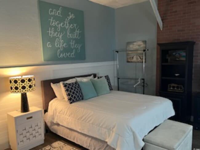 Building Photo - 5588 Daybreak Rd