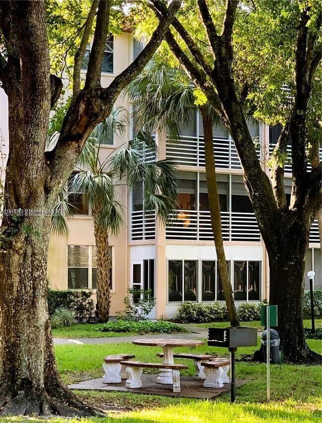 Building Photo - 2600 NW 49th Ave