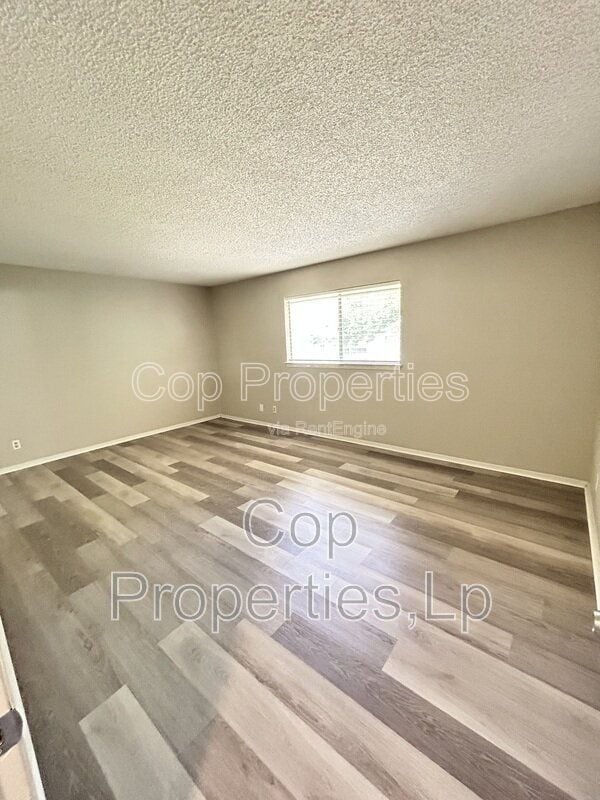 Building Photo - 6219 Sun Hollow